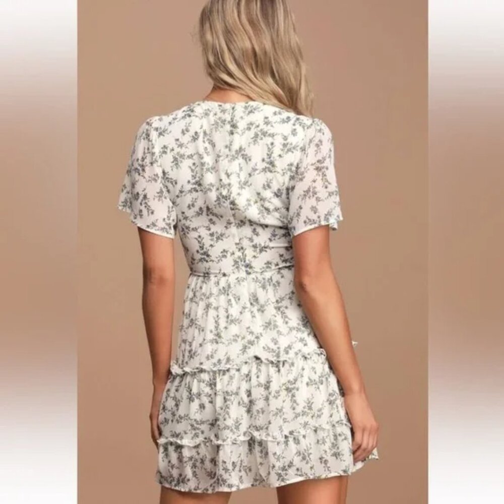 NWT Lulus x Lush So True White Floral Print Tiered Short Sleeve Mini Dress - M - Picture 2 of 10